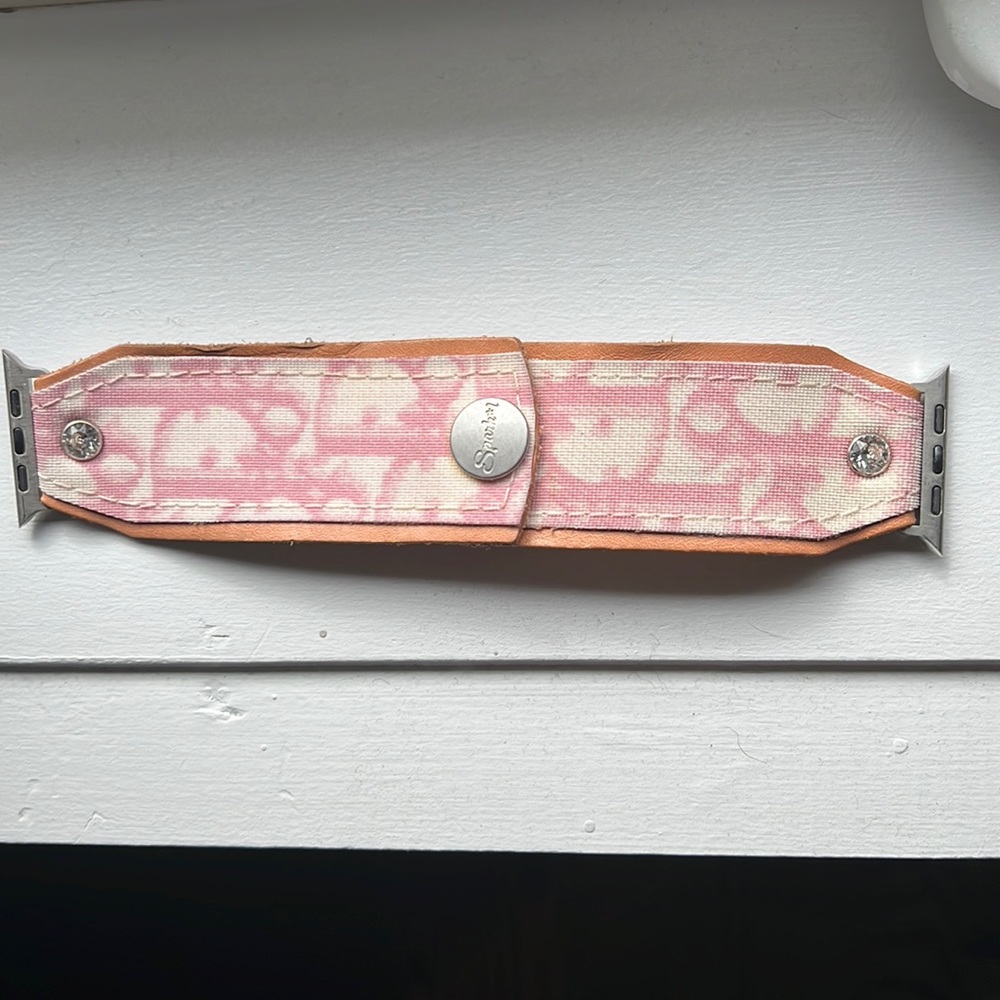Spark*l Pink Christian Dior Apple Watch Bow Band in size L for watches 42/44mm